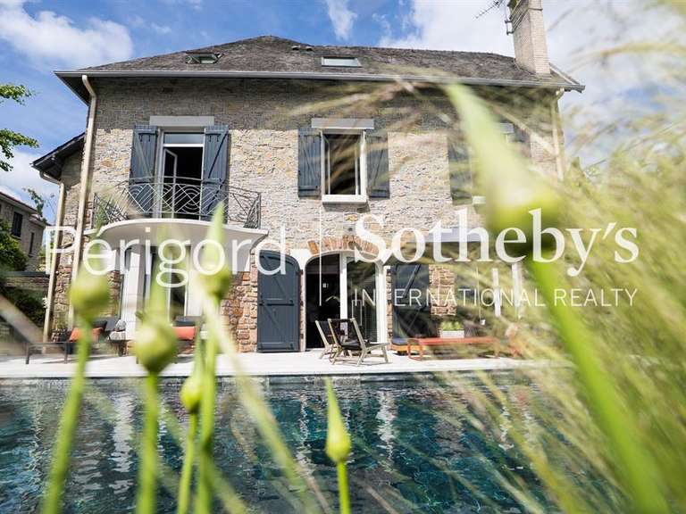 Maison Brive-la-Gaillarde - 5 chambres - 260m²