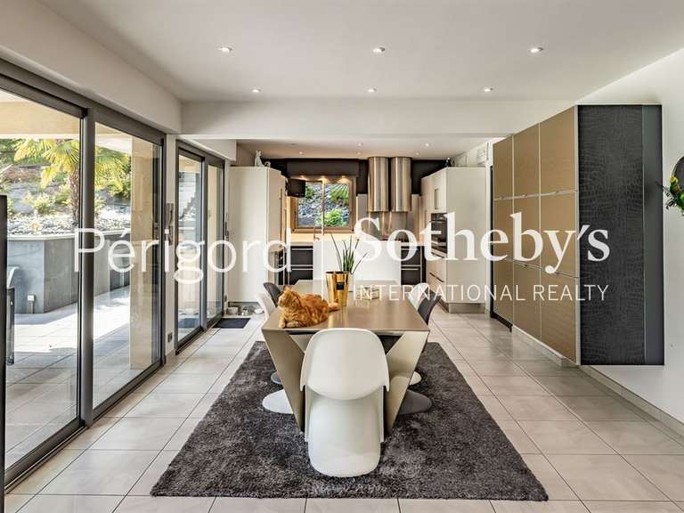 Maison Brive-la-Gaillarde - 6 chambres - 392m²