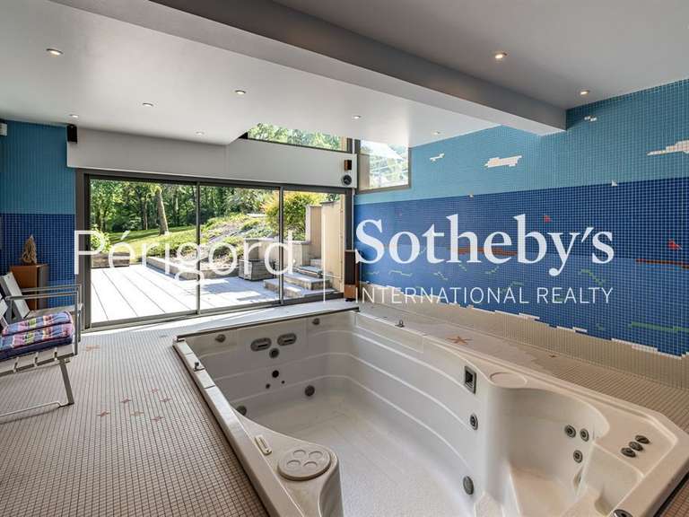 Maison Brive-la-Gaillarde - 6 chambres - 392m²