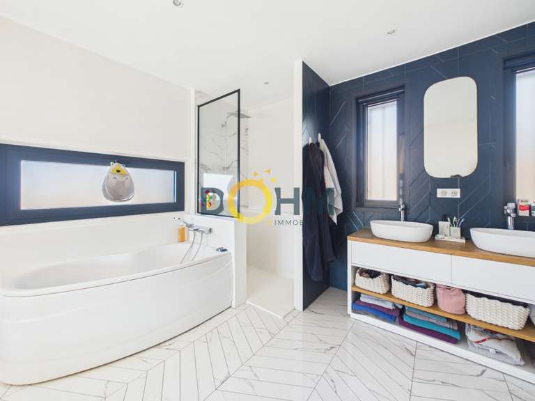 Maison Brives-Charensac - 5 chambres - 220m²