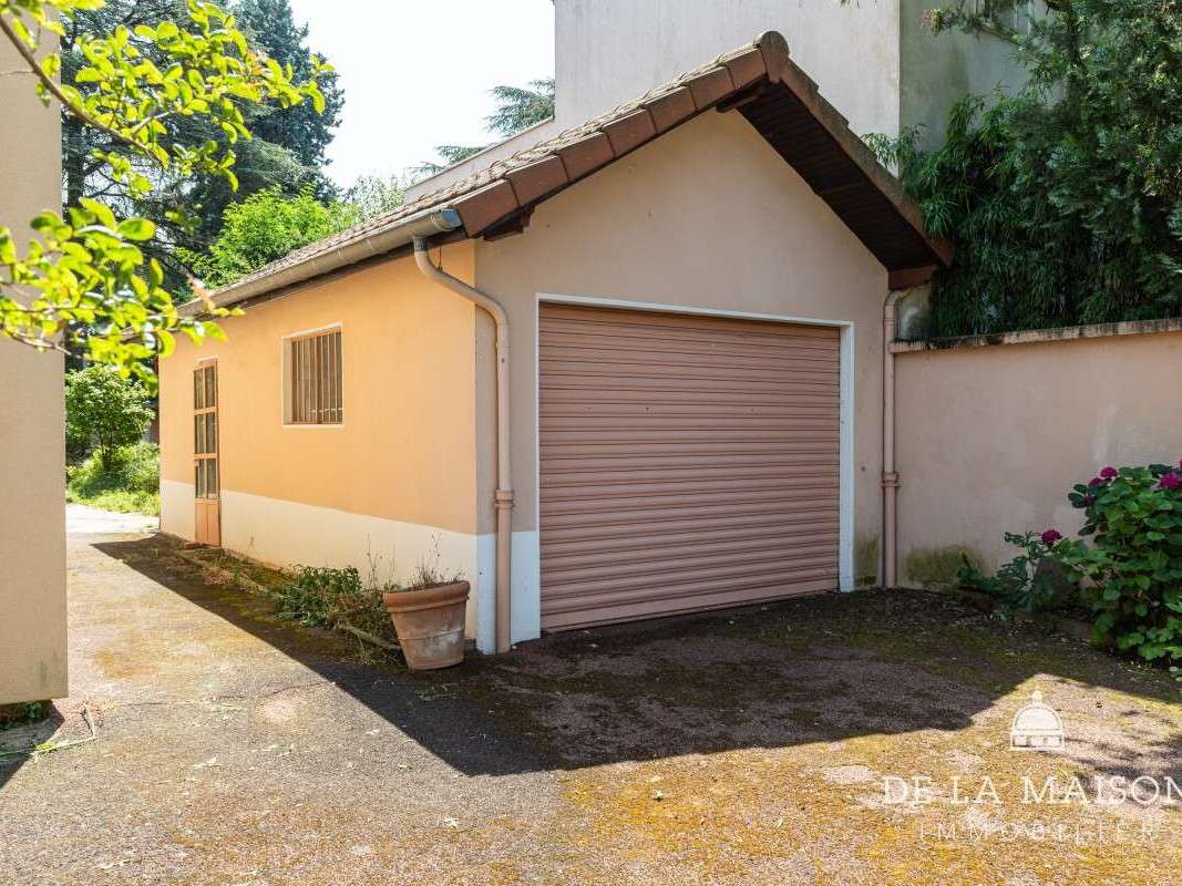Maison Bron
