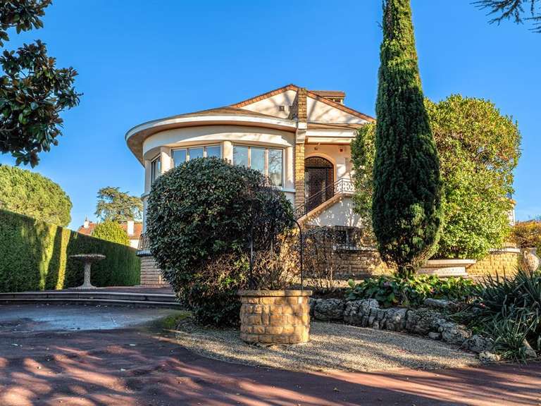 Maison Bron - 4 chambres - 200m²