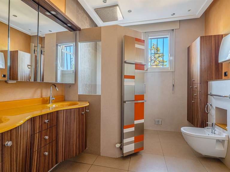 Maison Bron - 4 chambres - 200m²