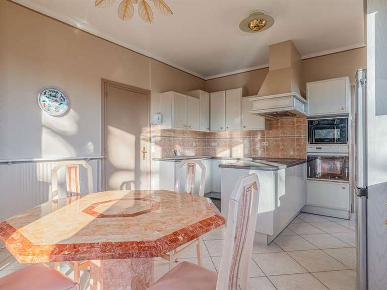 Maison Bron - 4 chambres - 200m²