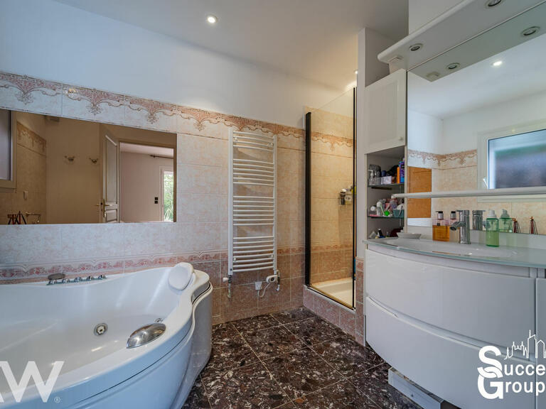 Villa Bron - 4 bedrooms - 228m²