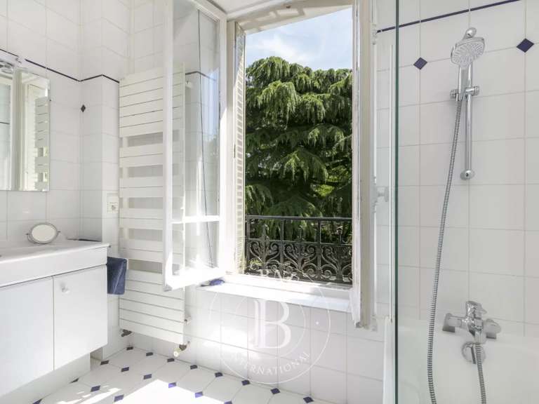 Maison Bry-sur-Marne - 227m²
