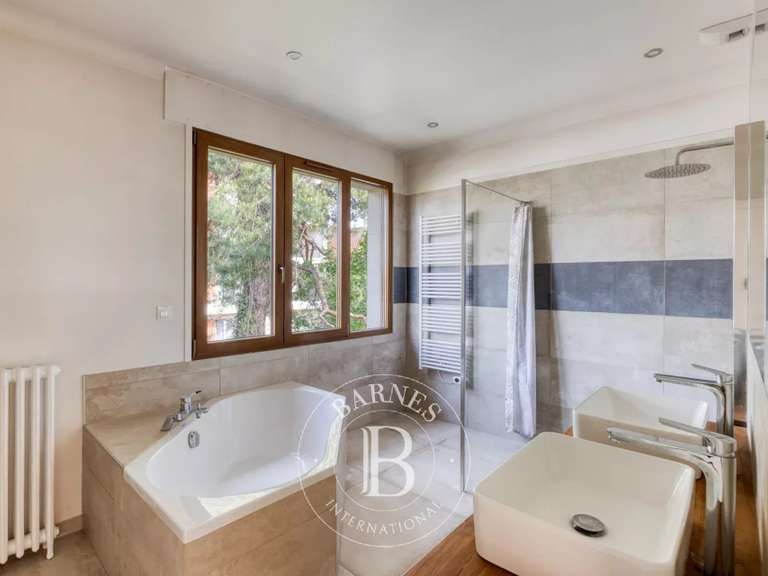 Maison Bry-sur-Marne - 4 chambres - 140m²