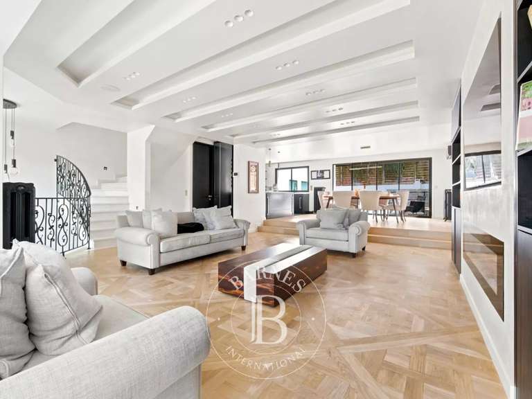 Maison Bry-sur-Marne - 4 chambres - 235m²