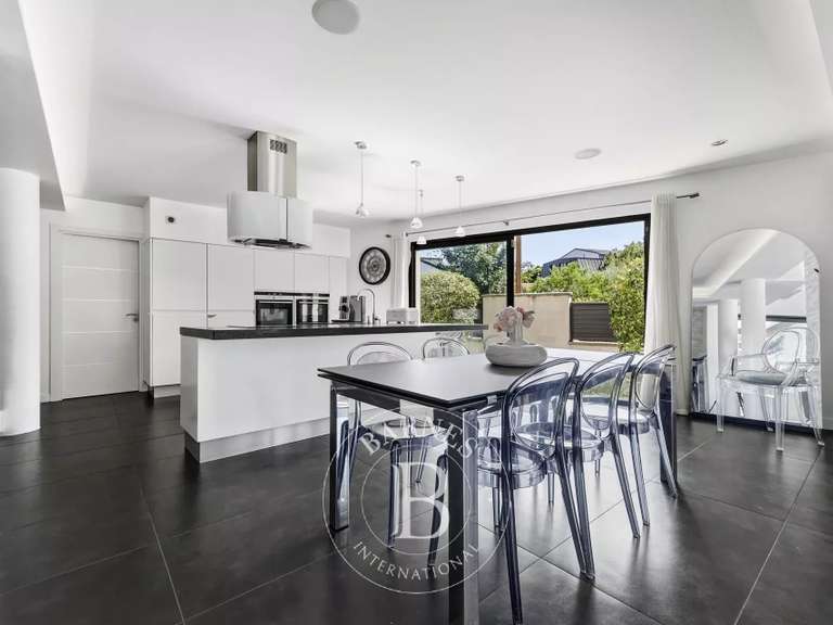 Maison Bry-sur-Marne - 5 chambres - 200m²