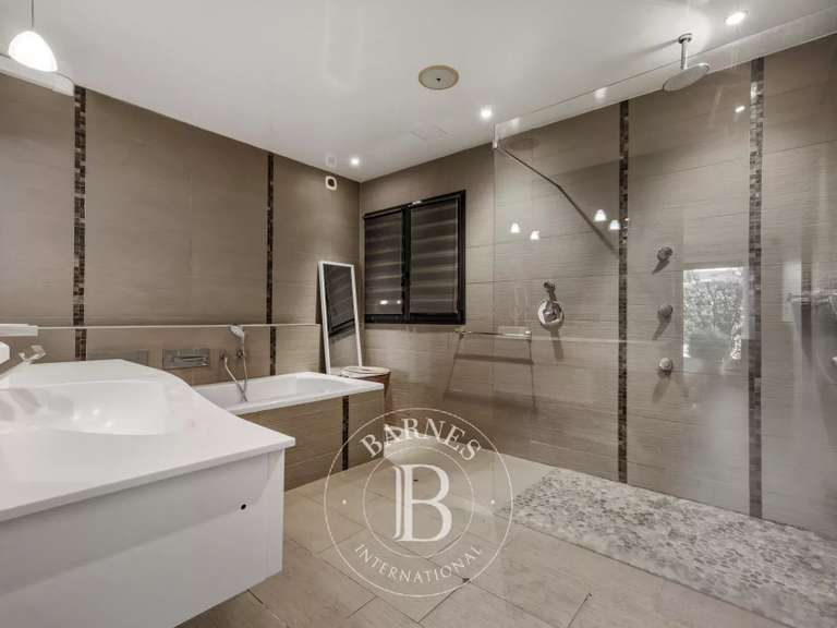 Maison Bry-sur-Marne - 5 chambres - 200m²