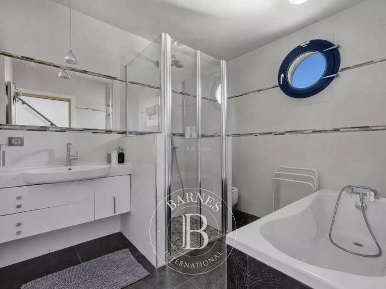 Maison Bry-sur-Marne - 5 chambres - 200m²