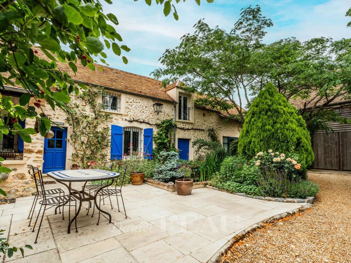 Maison Bullion