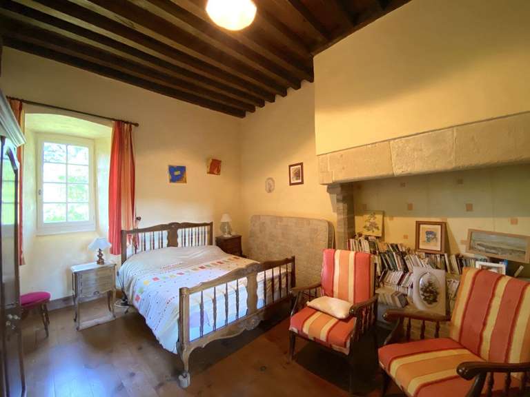 Maison Busserolles - 4 chambres - 271m²