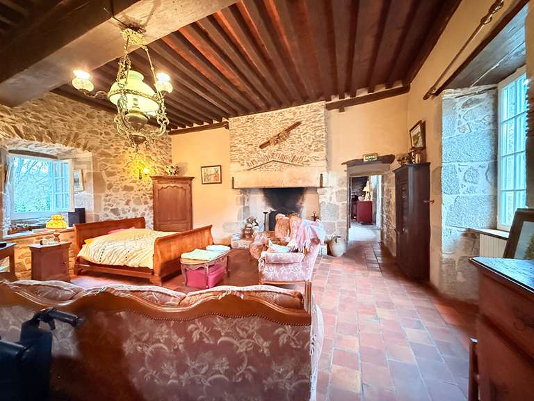 Maison Busserolles - 4 chambres - 271m²