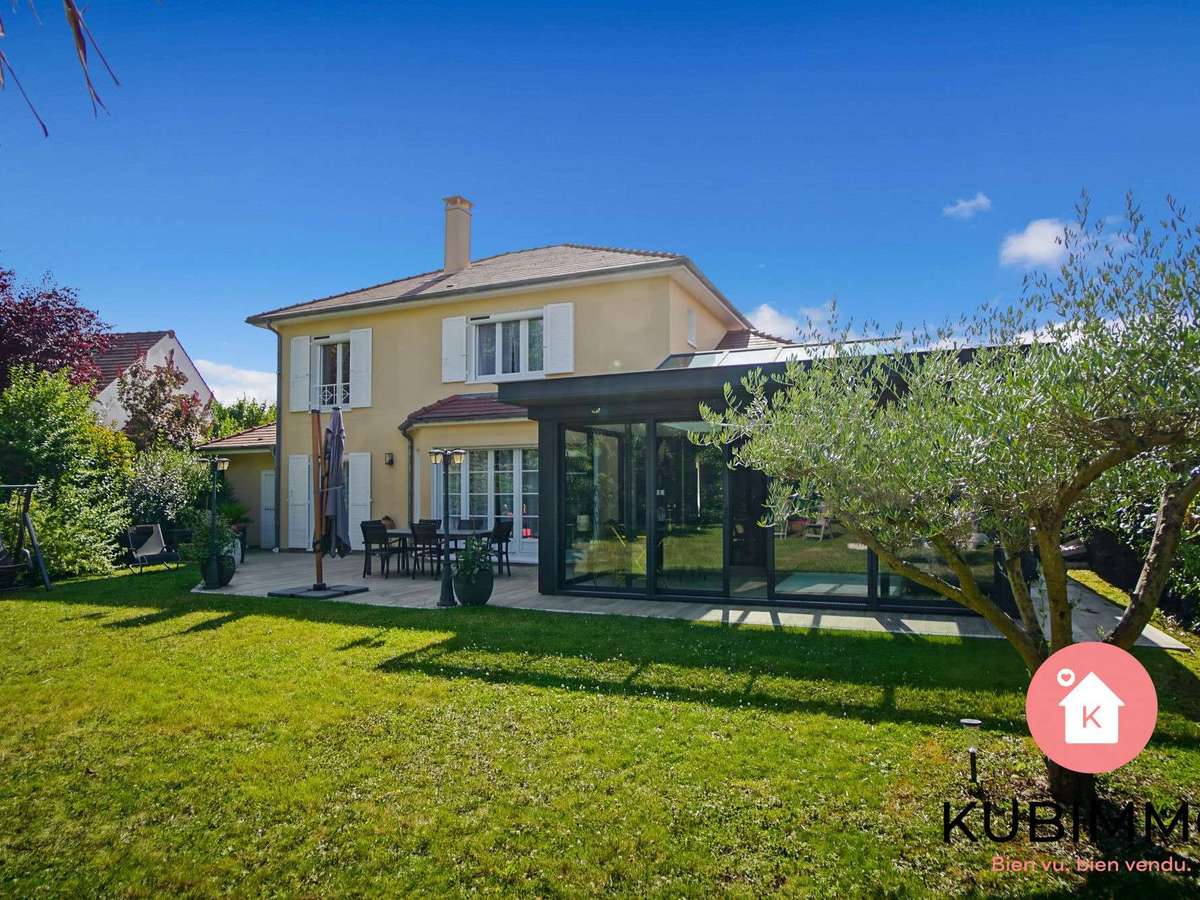 House Bussy-Saint-Georges