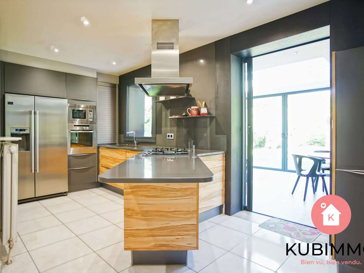 Maison Bussy-Saint-Georges