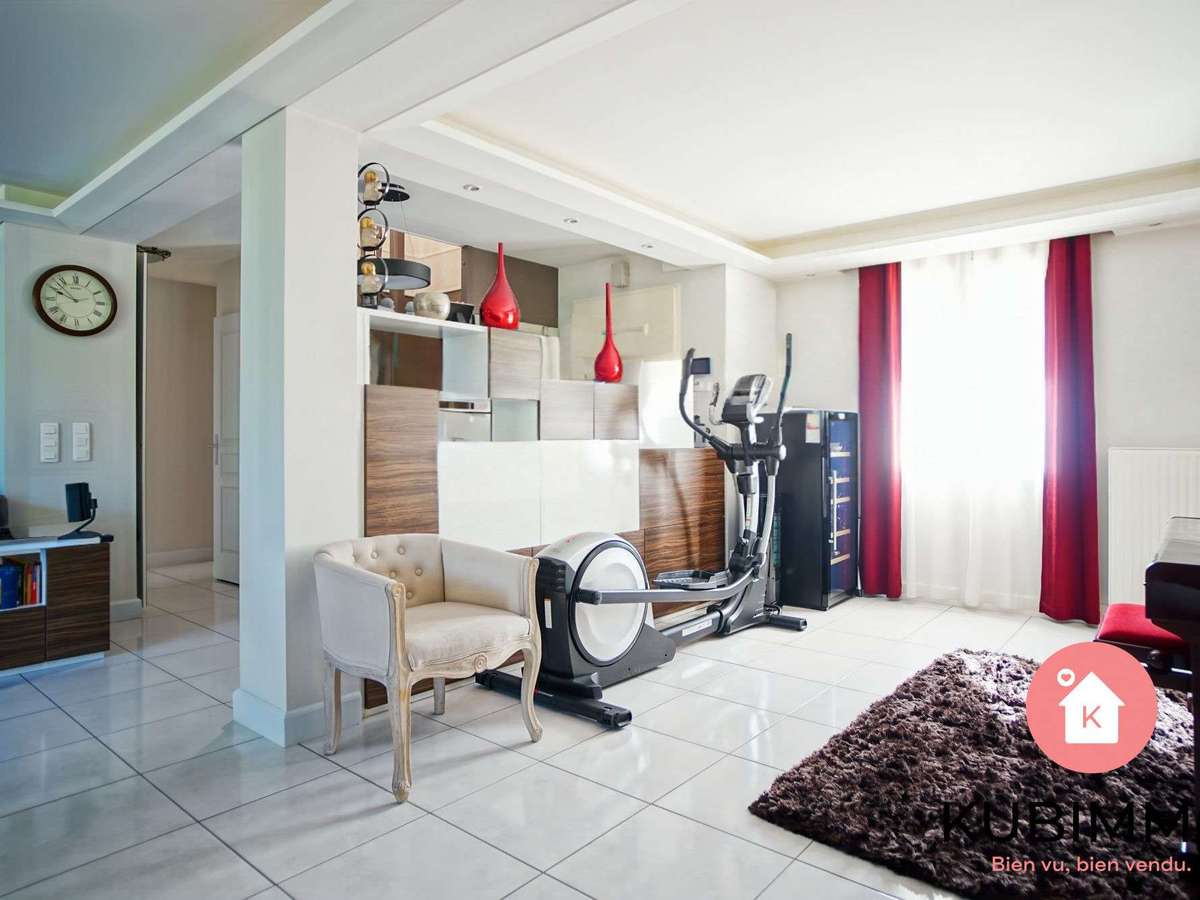 Maison Bussy-Saint-Georges