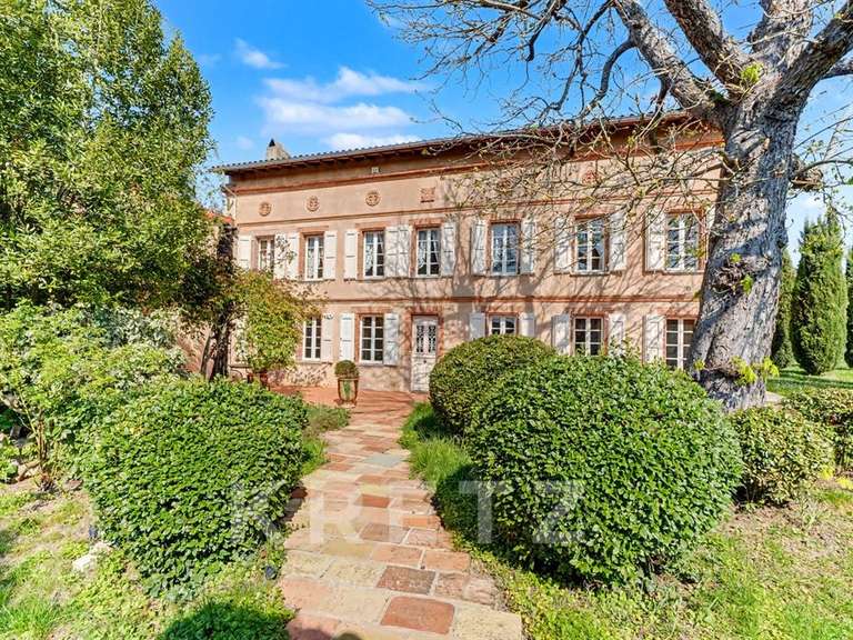 Maison Buzet-sur-Tarn - 5 chambres - 330m²