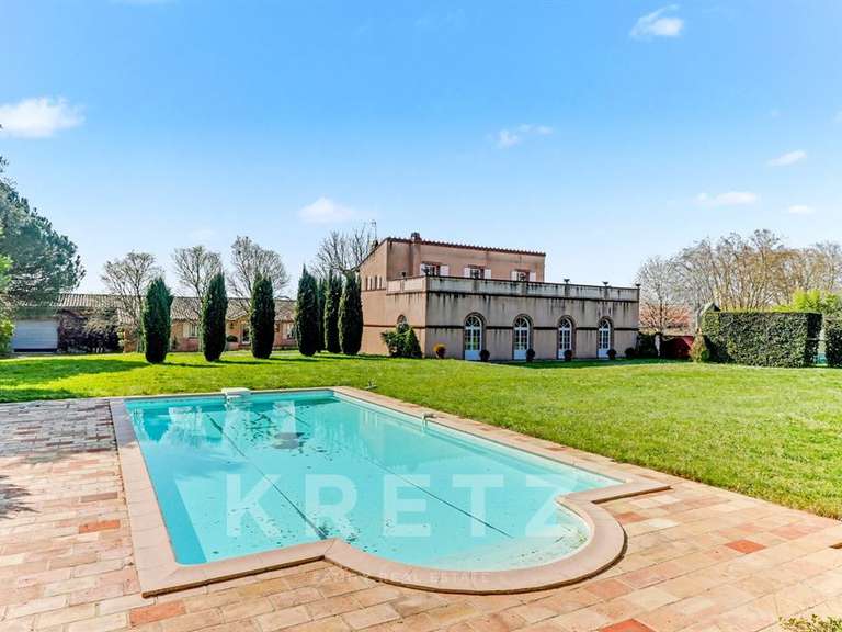 Maison Buzet-sur-Tarn - 5 chambres - 330m²
