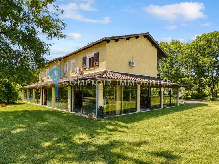 Maison Buzet-sur-Tarn - 4 chambres - 220m²