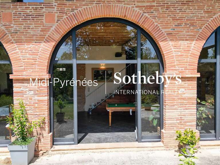 Maison Buzet-sur-Tarn - 5 chambres - 390m²
