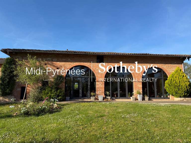 House Buzet-sur-Tarn - 5 bedrooms - 390m²