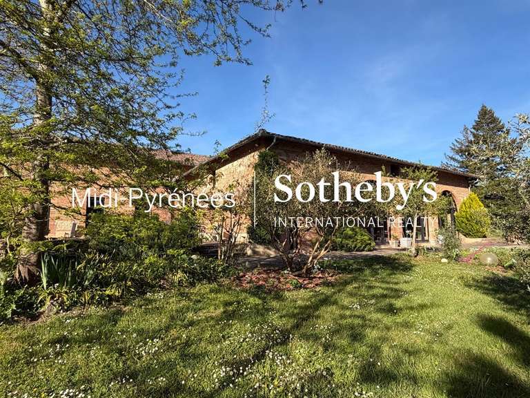 House Buzet-sur-Tarn - 5 bedrooms - 390m²