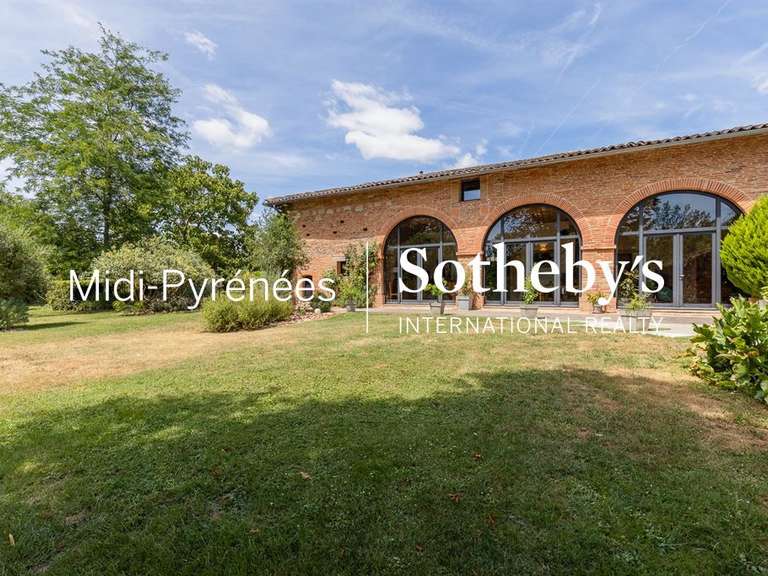 House Buzet-sur-Tarn - 5 bedrooms - 390m²