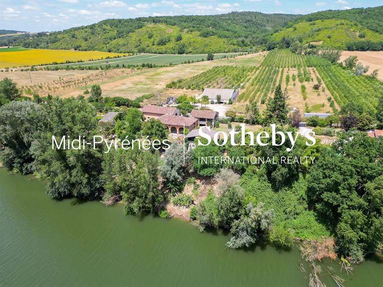 Maison Buzet-sur-Tarn - 5 chambres - 390m²