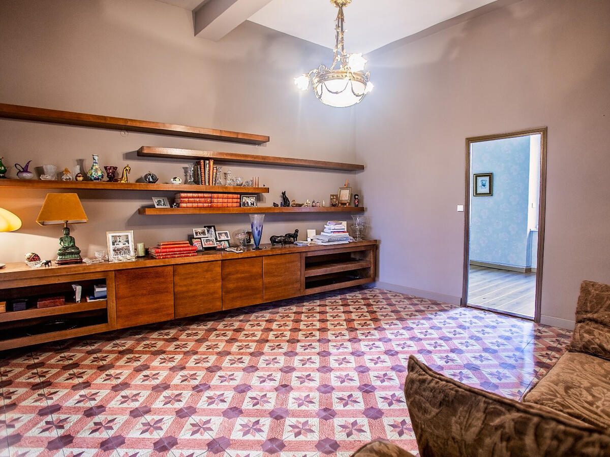 House Cabrerolles