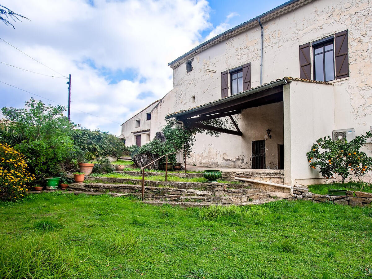 House Cabrerolles