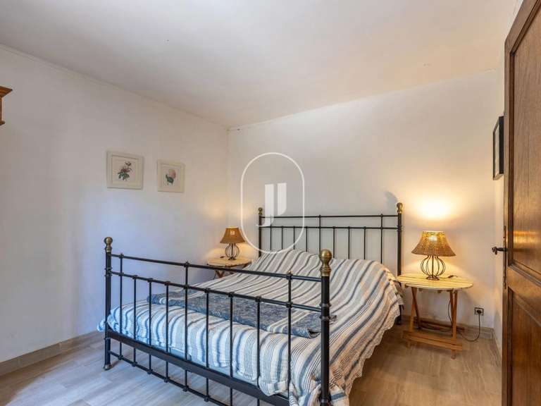 Maison Cabrières-d'Avignon - 5 chambres - 188m²