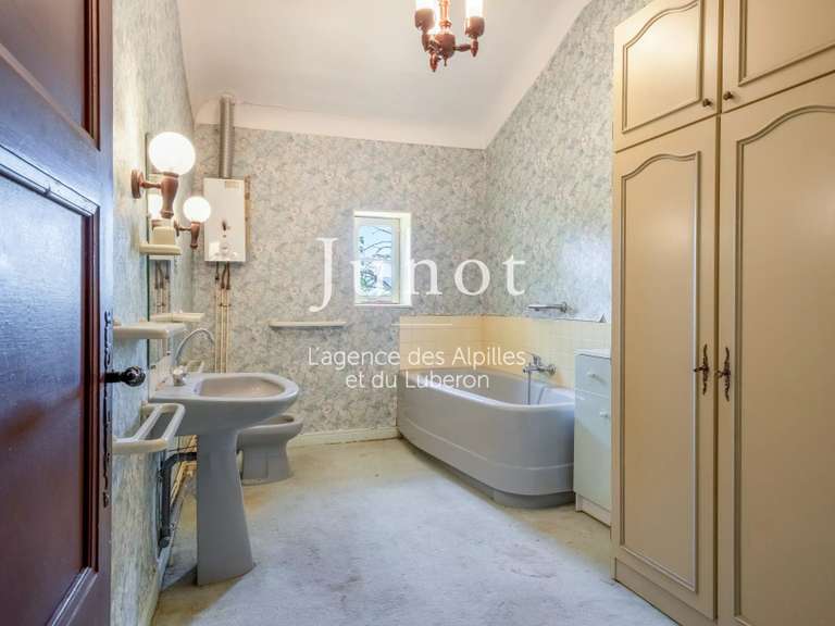 Maison Cabrières-d'Avignon - 270m²