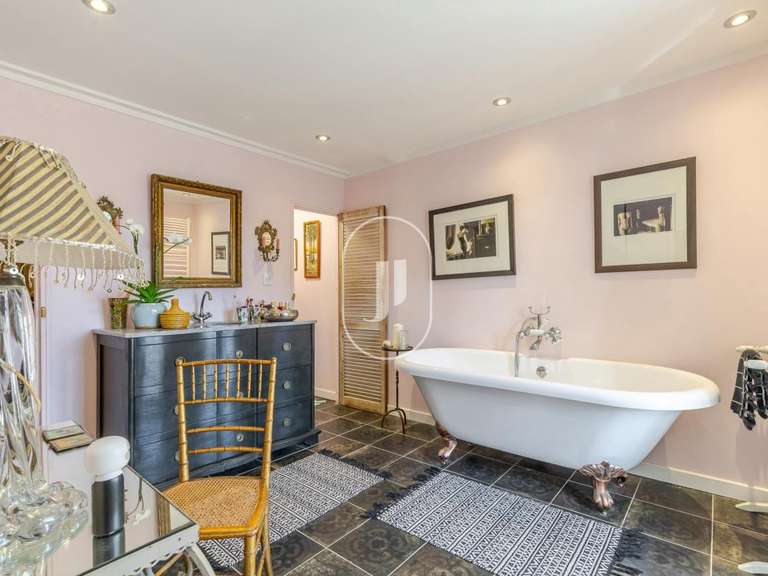 Maison Cabrières-d'Avignon - 4 chambres - 287m²