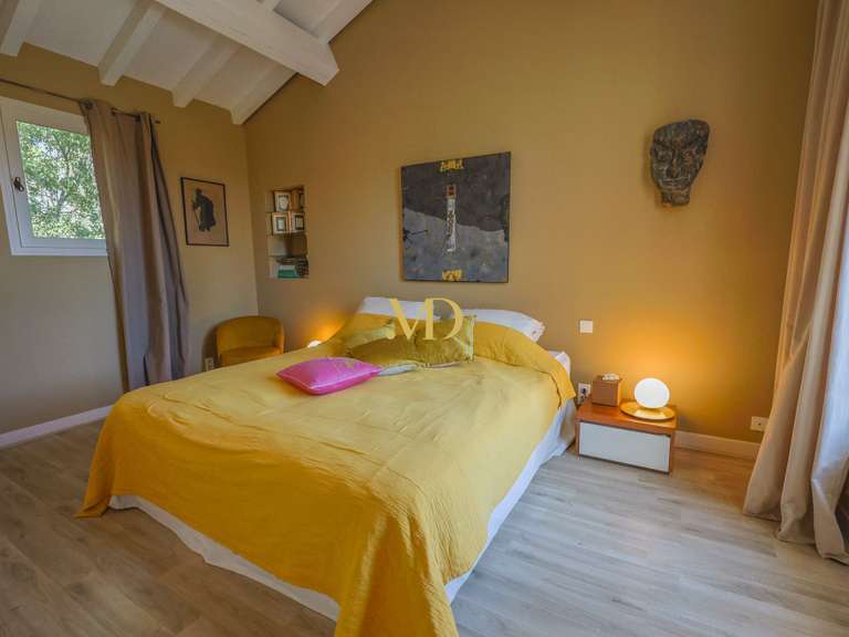 Maison Cabrières-d'Avignon - 4 chambres - 240m²