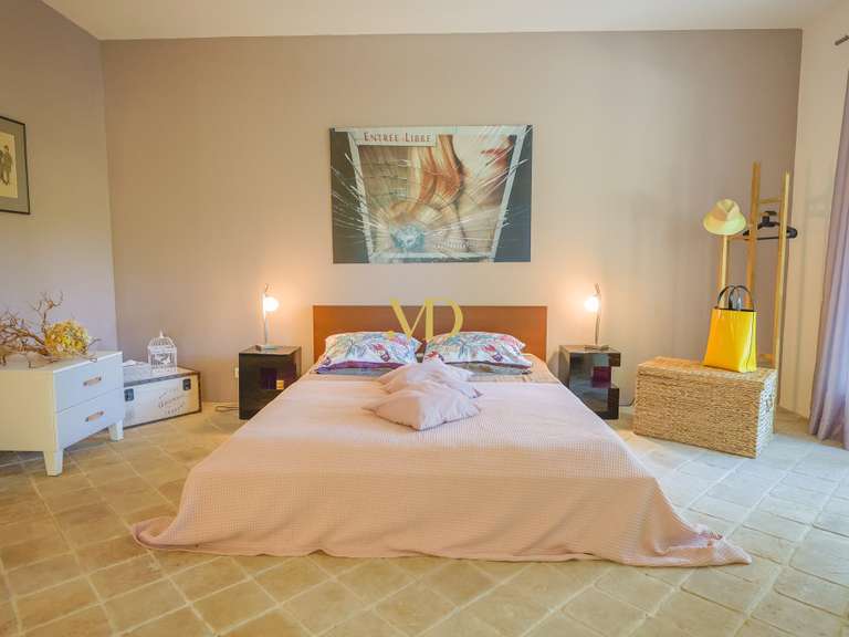 Maison Cabrières-d'Avignon - 4 chambres - 240m²