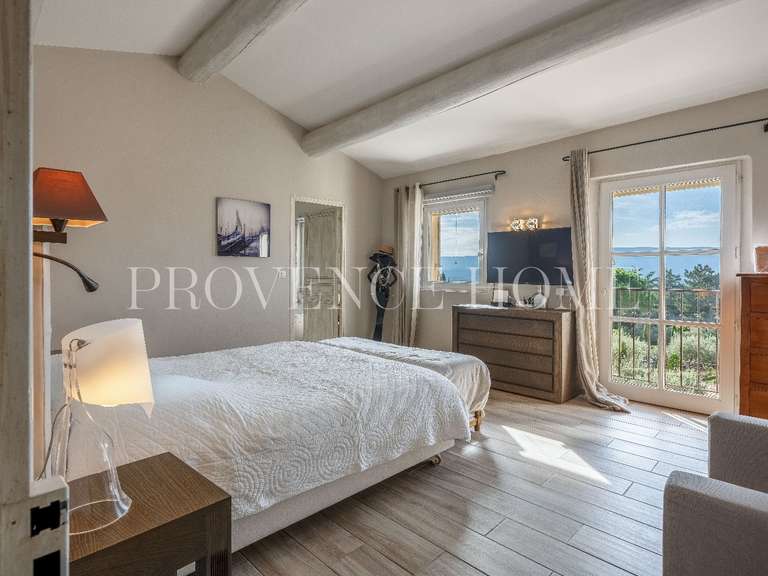 Maison Cabrières-d'Avignon - 4 chambres - 242m²