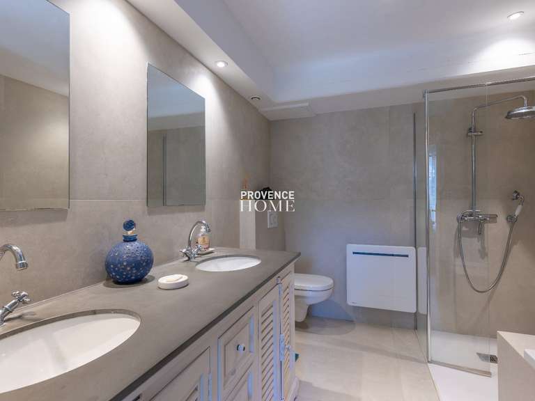 Propriété Cabrières-d'Avignon - 7 chambres - 356m²