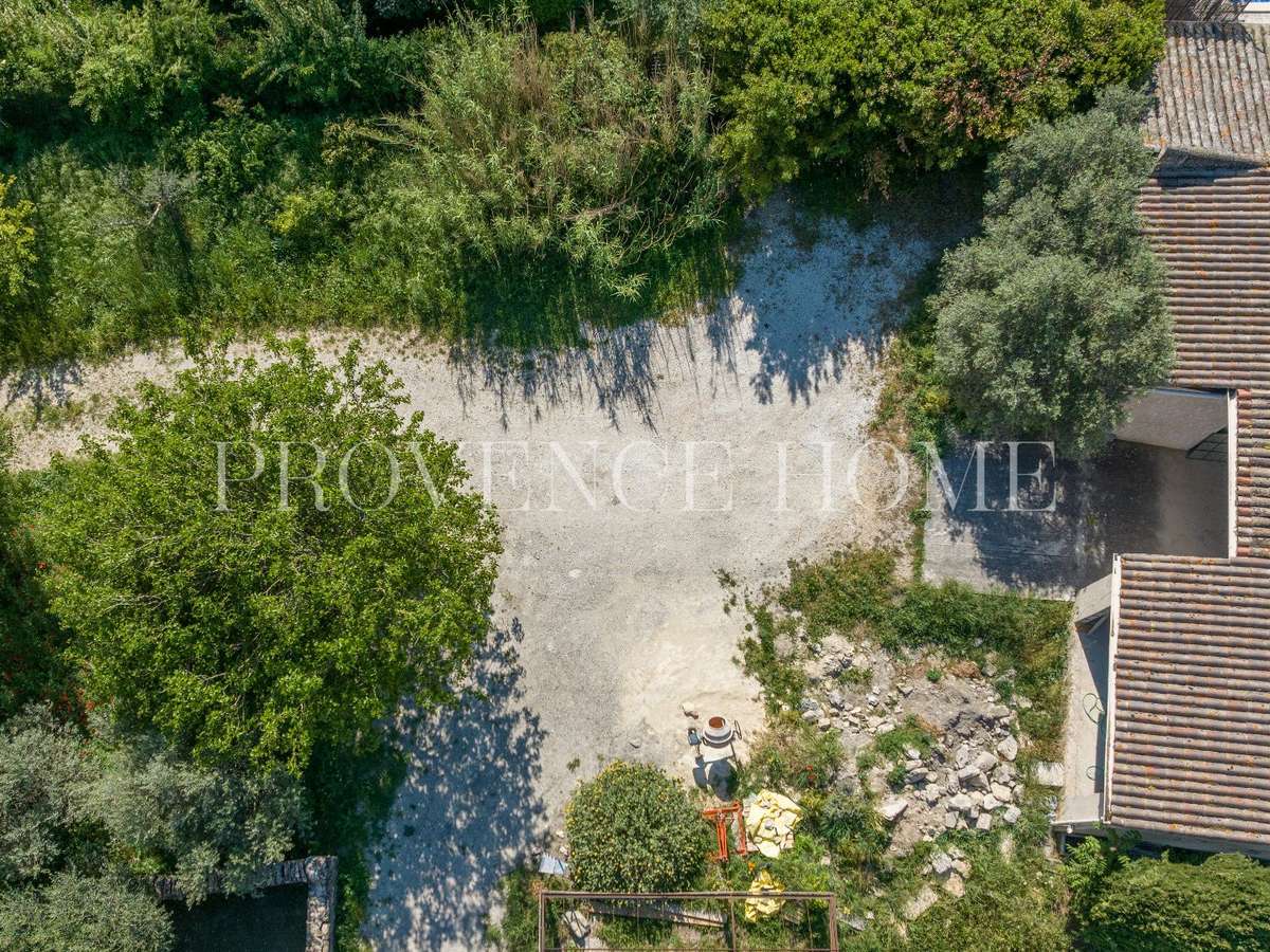 Terrain Cabrières-d'Avignon