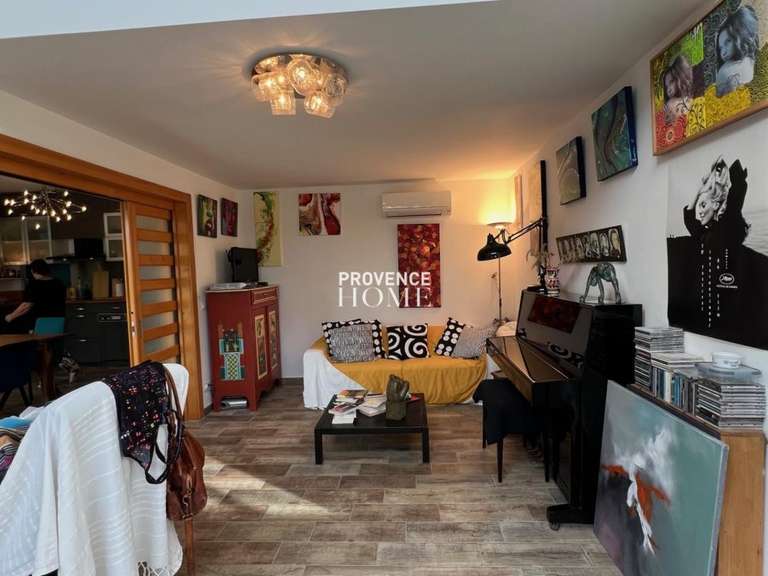 Villa Cabrières-d'Avignon - 3 chambres - 210m²