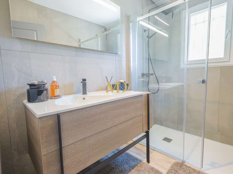 Villa Cabrières-d'Avignon - 3 chambres - 189m²