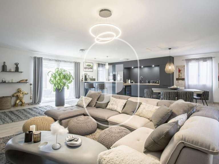 Villa Cabrières-d'Avignon - 3 chambres - 189m²