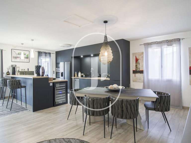 Villa Cabrières-d'Avignon - 3 chambres - 189m²