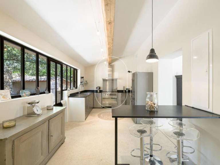 Villa Cabrières-d'Avignon - 5 chambres - 230m²