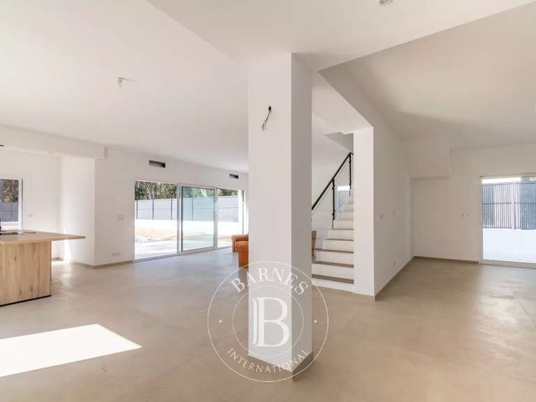 Maison Cabriès - 5 chambres - 204m²