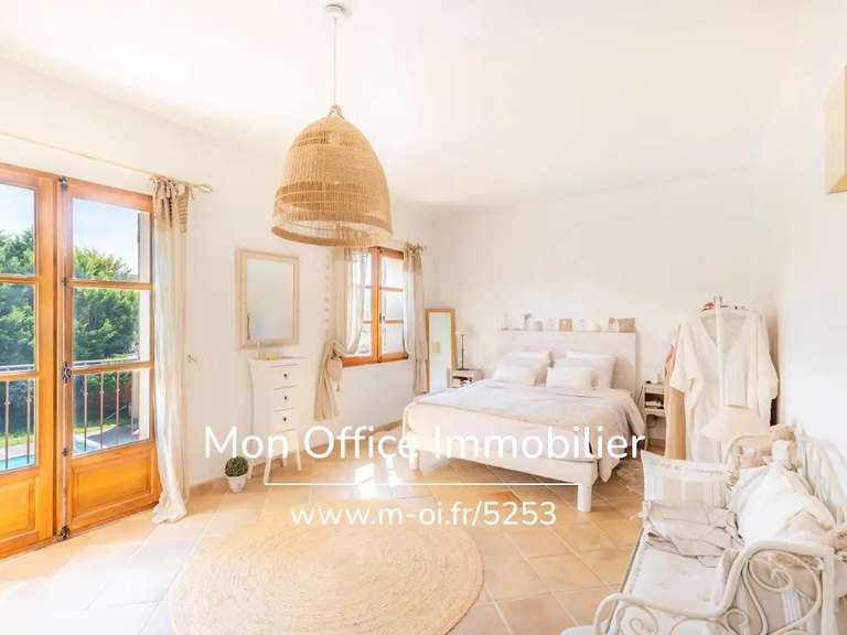 Villa Cabriès - 5 chambres - 240m²