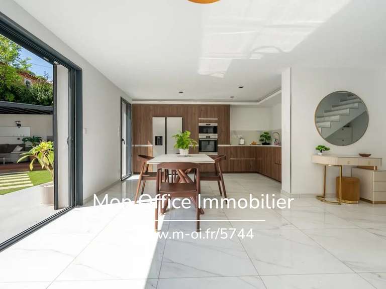 Villa Cabriès - 5 bedrooms - 138m²