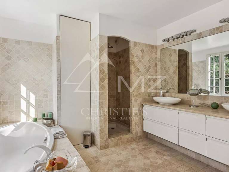 Villa Cabris - 5 bedrooms - 304m²