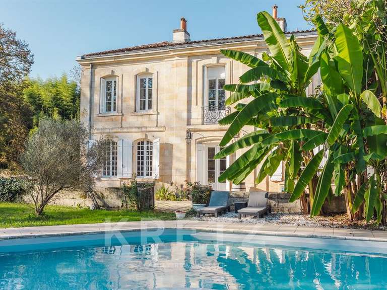Maison Cadaujac - 5 chambres - 360m²
