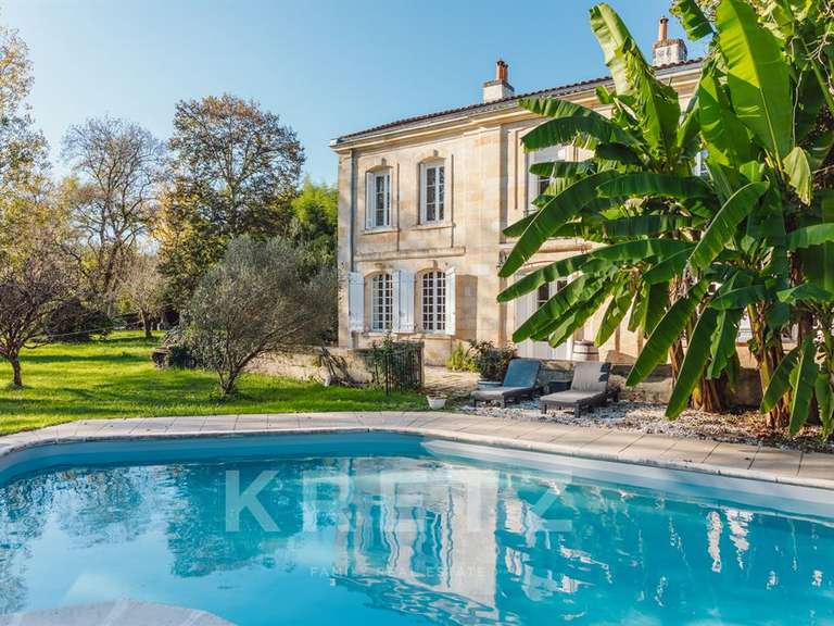 Maison Cadaujac - 5 chambres - 360m²
